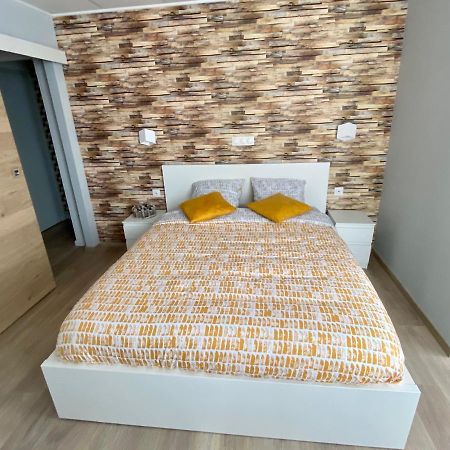 Logements Equipes A Onnaing Avec Espace Balneo En Option Proche Toyota, Autoroute Et Valenciennes Buitenkant foto