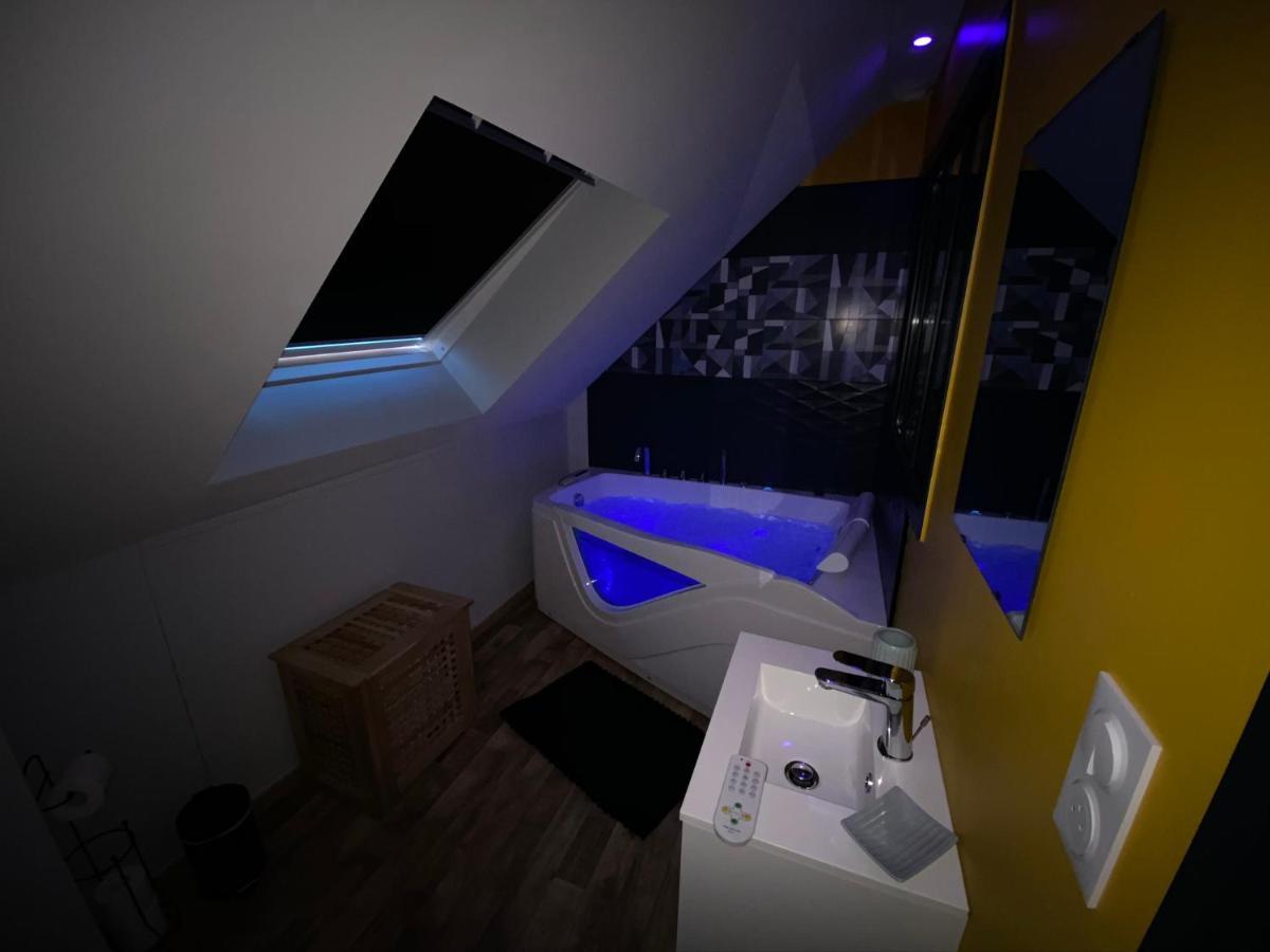 Logements Equipes A Onnaing Avec Espace Balneo En Option Proche Toyota, Autoroute Et Valenciennes Buitenkant foto