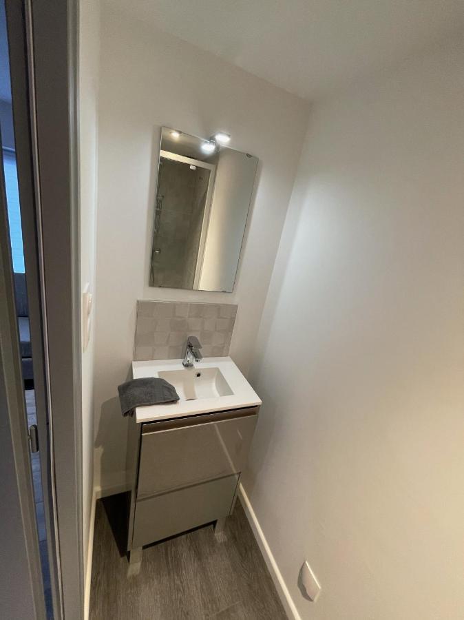 Logements Equipes A Onnaing Avec Espace Balneo En Option Proche Toyota, Autoroute Et Valenciennes Buitenkant foto